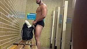 putaria no banheiro com o segurança outdoor public fun