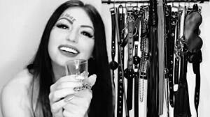 火辣 dominatrix Nika指导JOI和CEI，视频超撩