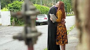 原谅我，神父 - 天真红发熟女吞下大鸡巴