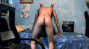 Mientras Mi Esposo Se Fue A La Posada De Su Trabajo Su Amigo Me Pone En Cuatro