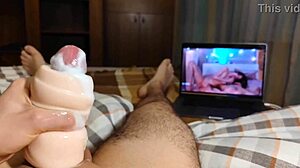 哇塞！超猛射精，润滑油和新玩具爽爆了！