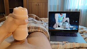 哇塞！超猛射精，润滑油和新玩具爽爆了！