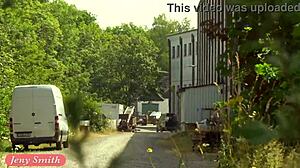 Jeny Smith在公共合集中裸露闪现