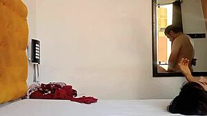 Grabo a mi padrastro mientras me ve probándome ropa y termine con la polla dentro de mi coñito