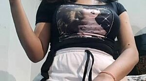 Indian girl teases with steamy live sex video surprises