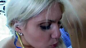 嘿，俩辣啦啦队妹准备好你大硬屌了！