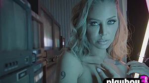 big ass tattooed milf model nicole aniston exposed amazing tits and booty