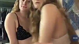 chica sexy con sus amigas 😘