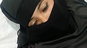 Muslim girl bangs Hindu boyfriend in hardcore action! 🔥