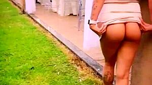 随性妻子在朋友婚礼上公开露点