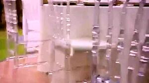 随性妻子在朋友婚礼上公开露点