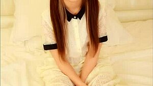 无码18岁日本美女展示光滑裸体