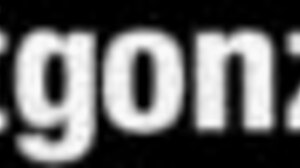 妮可莱特在Give Me Pink上激烈自慰，手指深入湿润的阴道。