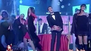 哇，看乔治娅·帕尔马斯在CDLive上跳性感舞蹈！