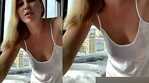 成熟夫妻轻拍她屁股的环节