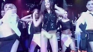 哇，看乔治娅·帕尔马斯在CDLive上跳性感舞蹈！