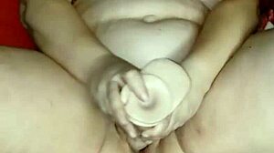 milf cumming while spreading her juicy pussy wide