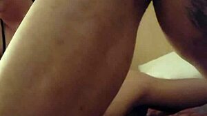 我淫荡金发老婆用脏话测试深喉极限