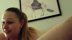 我淫荡金发老婆用脏话测试深喉极限