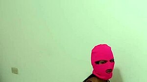 棕发骚货在宿舍和继兄疯狂后入无套性爱