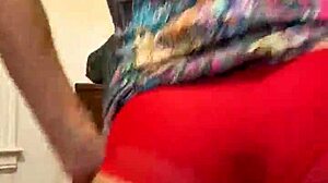 嘿，看安娜·玛利亚这位成熟拉丁美女的新太阳裙