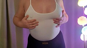 Natural Tits Featured In Amateur Homemade Scene