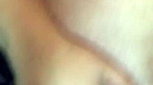 丰满戴眼镜学生玩阴蒂游戏用肛塞和巨型假阳具