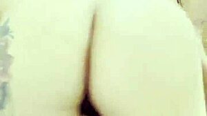 her sexy ass in leggings turns me on.