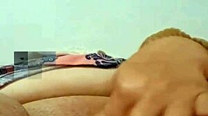 哥伦比亚人妻黄瓜插穴厨房玩食