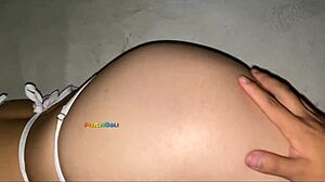 cuñada hermosa se queda sola en casa y marido se fue de viaje