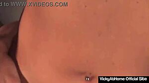 Vicky Vette饥渴女同舔屁眼