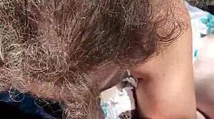 淫荡BBW户外公共口交吞精