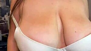 Choosing Between Big Natural Tits Or Juicy Cookies