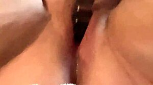 嘿，你看过这BBW用玻璃棒狂喷吗？