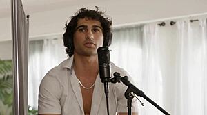 Big Bootied Baddie Jewelz Blue Gets Piped By Hot Blind Date In Lingerie