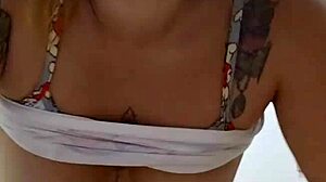 Trying to convince my man to leave his wife for me