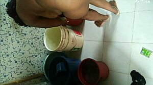 妻子在丈夫外出时享受大鸡巴后入式