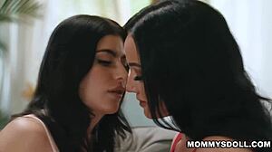 继母Jennifer White和继女Gal Ritchie激烈性爱脸坐磨逼