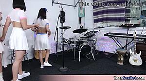 这个音乐制作人会为了新视频操韩国18+偶像吗？