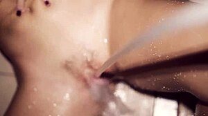 Alice Kelly手指自慰高潮诱惑