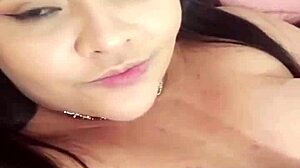 Hey, isn't this novinha gostosa getting nude and using anal toys for masturbation?