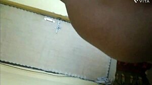 妻子在丈夫外出时享受大鸡巴后入式