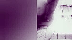 拳交和脱垂场景