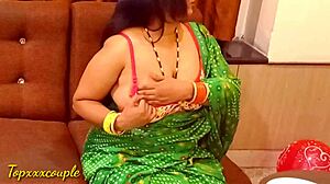 Desi Bhabhi在酒店房间被一群人粗暴操弄！狂野孟加拉行动。