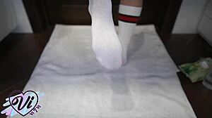 This teen brunette shows her oiled tattooed legs and feet close-up! 😍