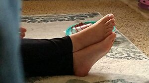 Cute Feet Fetish Candid