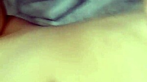 Me faz de putinha toda hora vem mete o pau na minha boca e come minha buceta quando bem entende