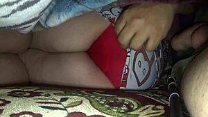 Mi Esposa Debajo De La Cobija Con El Vecino