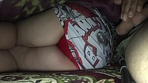 Mi Esposa Debajo De La Cobija Con El Vecino