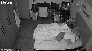 我踢球并亲吻这个巨大的BBW熟女有肚脐恋物。她口交射在嘴里